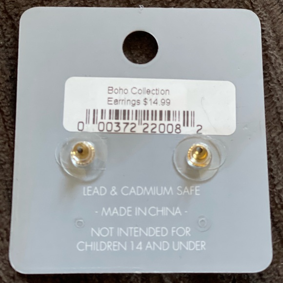 Gold and Black Heart Circle Stud Earrings — AD Project - Picture 6 of 8